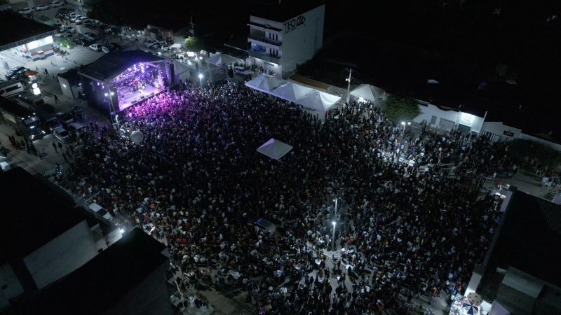 Com lotação máxima em praça pública, Lagoa Nova completa 61 anos de emancipação política com grande festa