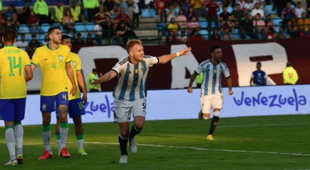 Brasil perde para Argentina e está fora da Olimpíada 2024 no futebol masculino