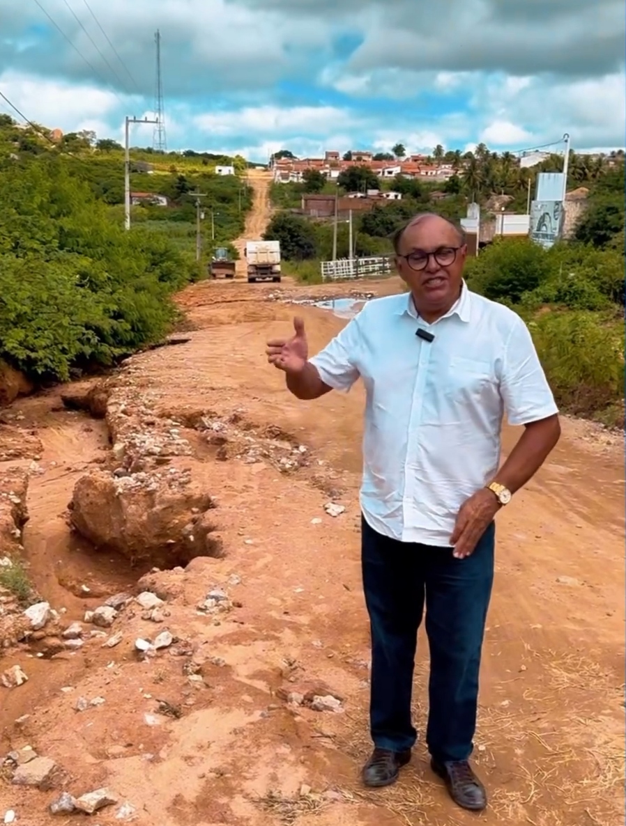 (Vídeo)Prefeitura de Cerro Corá continua reparos nas estradas que cruzam o município