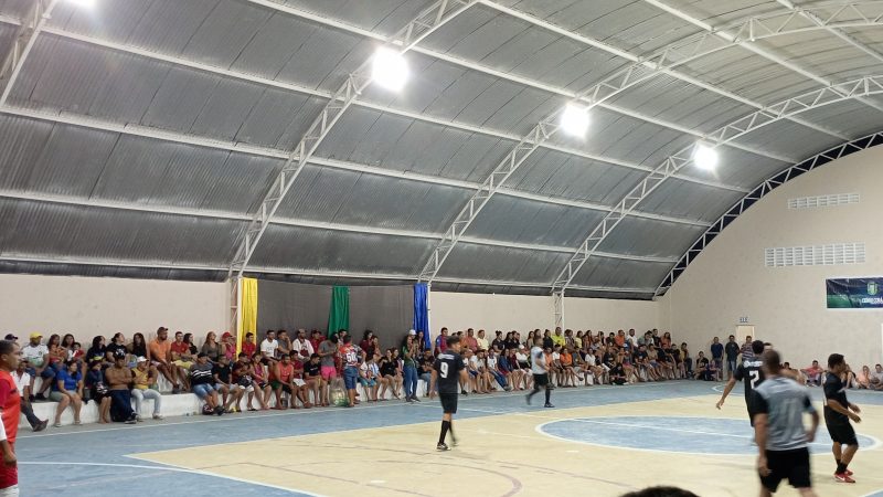 Noite festiva em Cerro Corá na abertura do campeonato municipal de Futsal (Vídeo e Tabela)