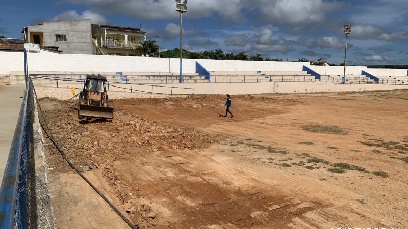 Já começaram as obras de implantação do gramado sintético no estádio de futebol Othon Osório no município de Cerro Corá-RN